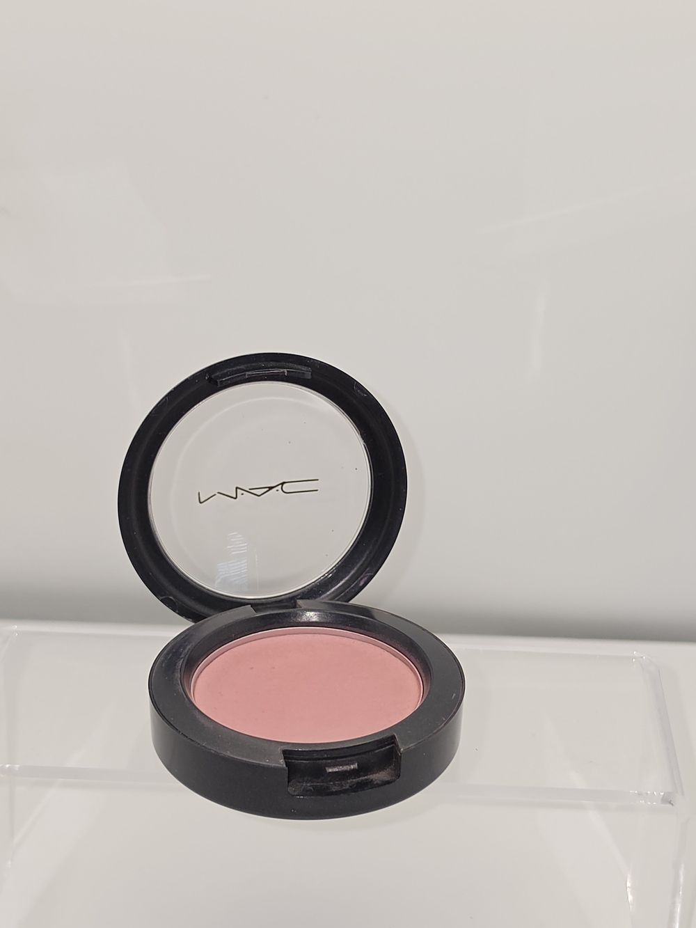 DISCONTINUED MAC POWDER BLUSH- "DAME" **RARE!!**